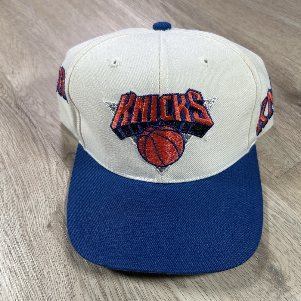 VTG Sports Specialties New York Knicks Side Wave Snapback Hat NBA White Wool Cap